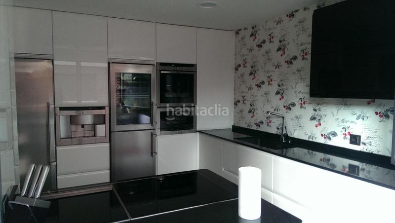 Foto 7cdee85b-5c1f-4d79-9f74-b772503a3a64. Casa adossada amb calefacció aparcament a Entrena