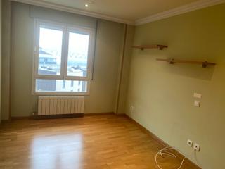 Pis a La Portalada - Varea. Ocasion los lirios 3 habitaciones 2 baños garaje trastero muy bu