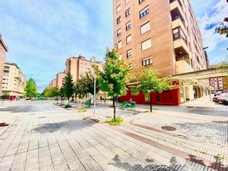 Pis  Calle irunlarrea. Norte sur vende piso en mendebaldea