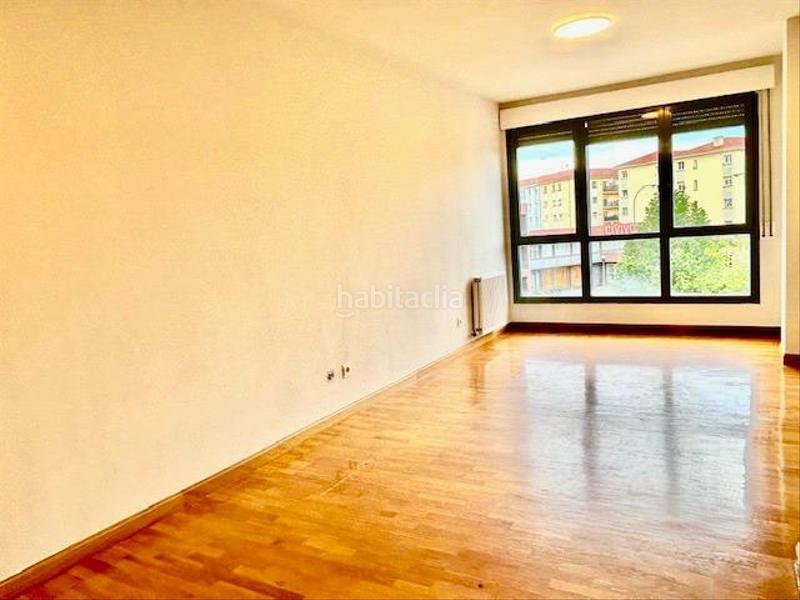 Foto 7fdeb9b7-70e8-4afb-abdf-a7c636c5c7f6. Pis amb calefacció aparcament a Rochapea Pamplona / Iruña