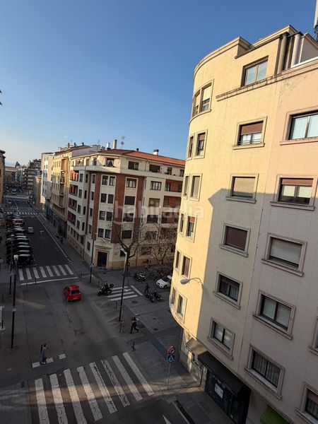 Foto f4c57323-7806-4a2a-953d-3ab9512deb73. Pis amb calefacció a Segundo Ensanche Pamplona / Iruña