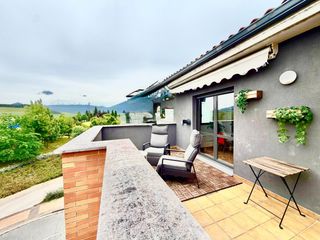 Duplex  Calle calle concejo de zabalegui. Norte sur vende bonito dúplex con terraza en noain