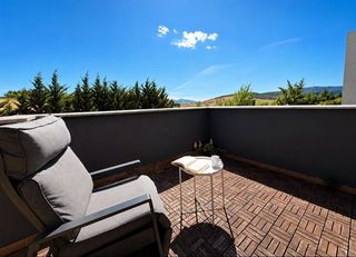 Dúplex  Calle calle concejo de zabalegui. Norte sur vende bonito dúplex con terraza en noain