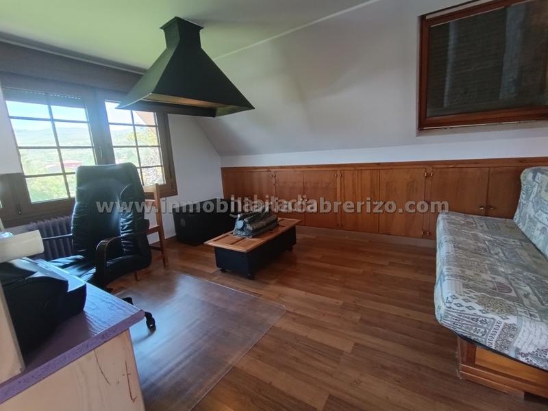 Foto 13733cf5-58a2-4dac-9a25-cdac5623404d. Chalet con camino riscaldamento parcheggio piscina in Nalda