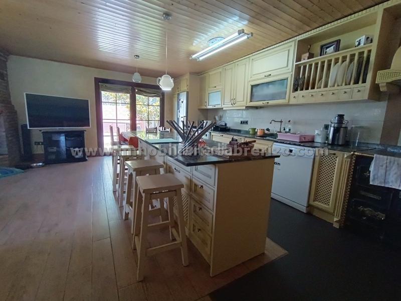 Foto 558f875f-09f2-4c4e-a119-d6e6fcd52db2. Chalet con camino riscaldamento parcheggio piscina in Nalda