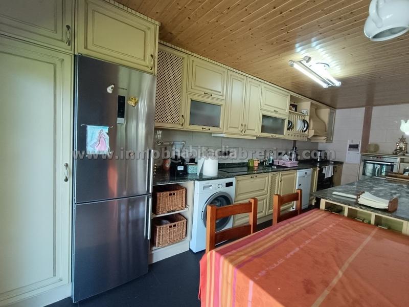 Foto 7162f4fe-3e35-4eac-8906-846e81538ccc. Chalet con camino riscaldamento parcheggio piscina in Nalda