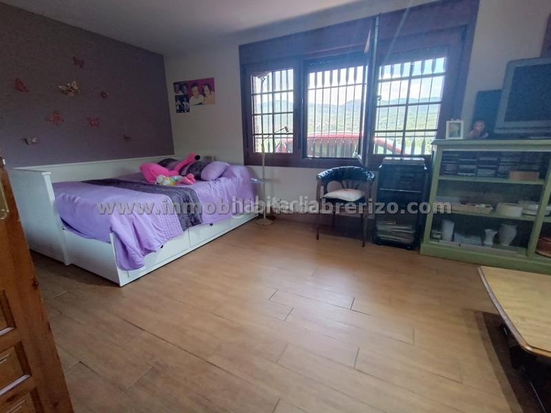 Foto acec786b-464d-4989-a311-7796cbd1b507. Chalet con camino riscaldamento parcheggio piscina in Nalda