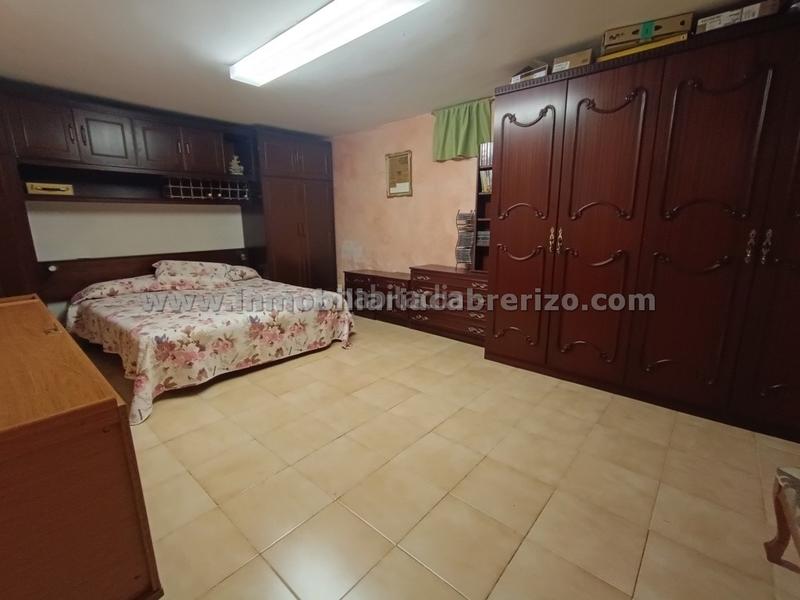 Foto ba2bc199-cc0e-4f35-952f-1704f95b9971. Chalet con camino riscaldamento parcheggio piscina in Nalda