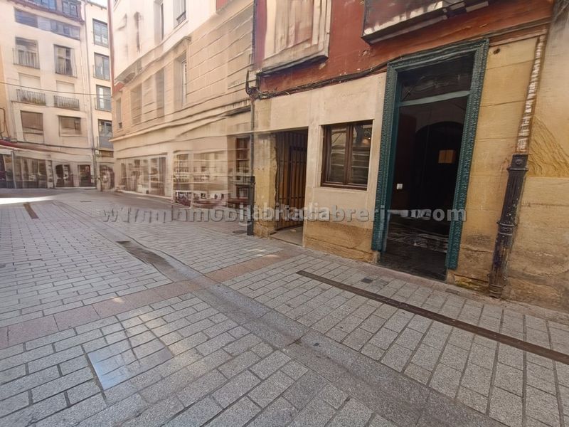 Foto cb8d0fd8-a225-4ddd-8788-c4c8afb54ad3. Local comercial a Casco Antiguo Logroño