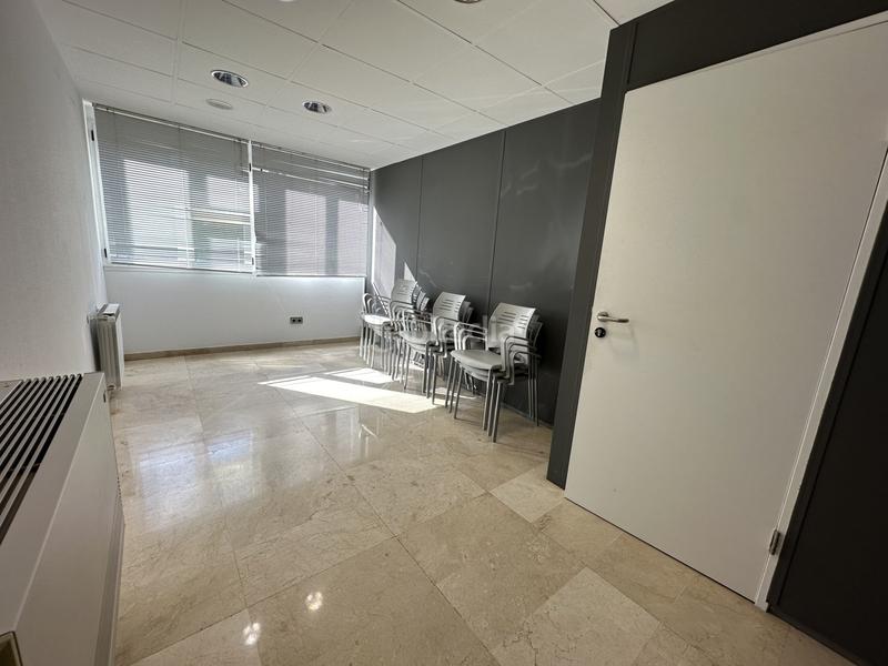 Foto e4900677-096c-405f-8084-94724da86e61. Lloguer oficina amb calefacció a Gran Via Logroño