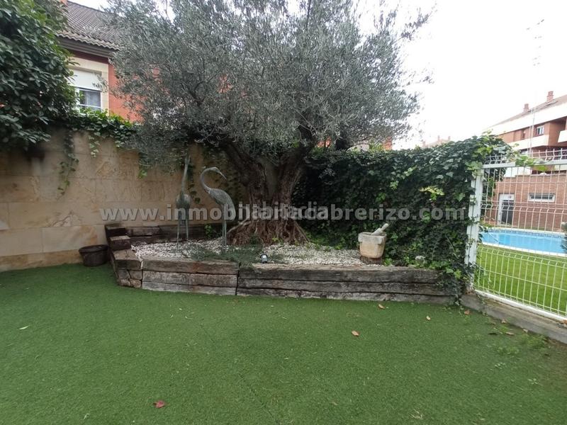 Foto 224c1848-4cd9-4ded-8afb-59646e804cb7. Chalet dans avenida de madrid 117j dans Avenida Madrid Logroño