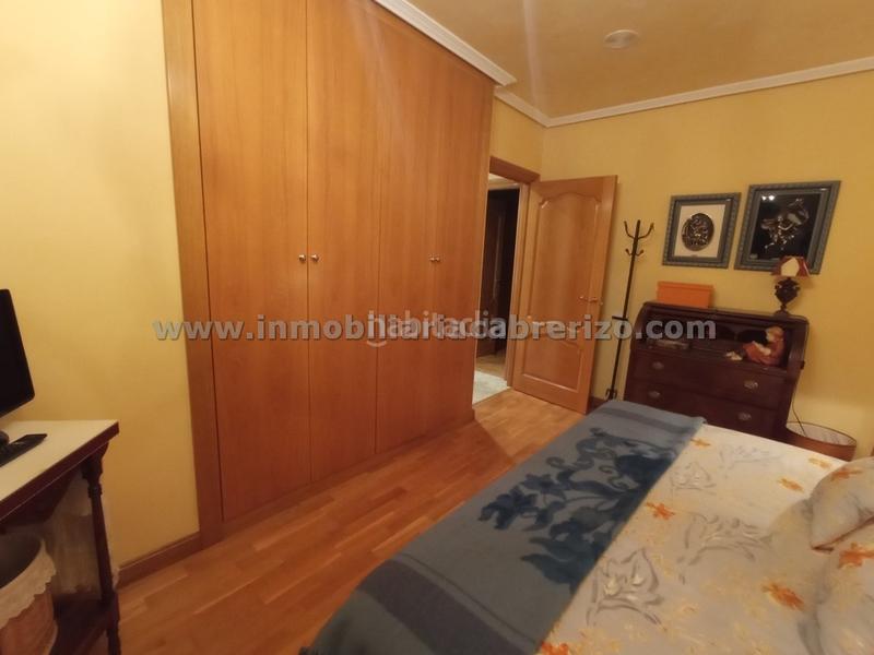 Foto 676f2f16-459c-4a5d-875c-9068ee5fee5a. Chalet dans avenida de madrid 117j dans Avenida Madrid Logroño