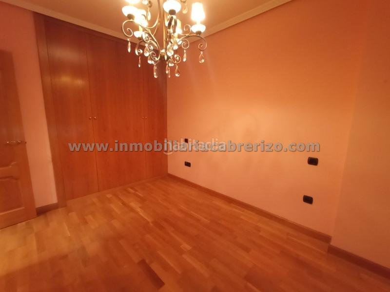 Foto 6d62f8e4-3afc-42c9-bdef-e69337b485bd. Chalet dans avenida de madrid 117j dans Avenida Madrid Logroño