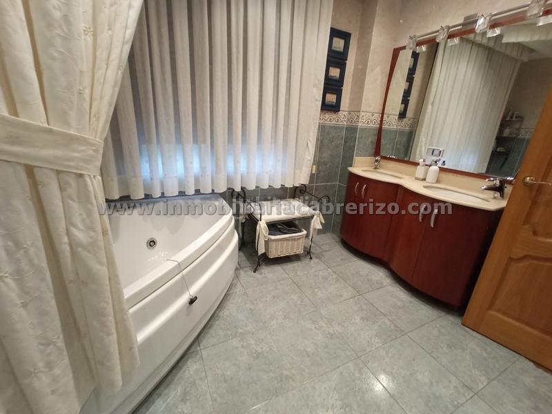 Foto 91ea4298-5a65-4628-8915-2c2531a7c1ee. Chalet dans avenida de madrid 117j dans Avenida Madrid Logroño