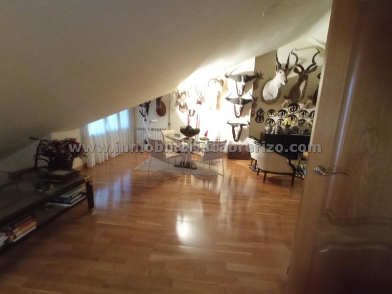 Foto ae70b7a9-3c51-48f0-bf36-ebaa99bfa327. Chalet dans avenida de madrid 117j dans Avenida Madrid Logroño