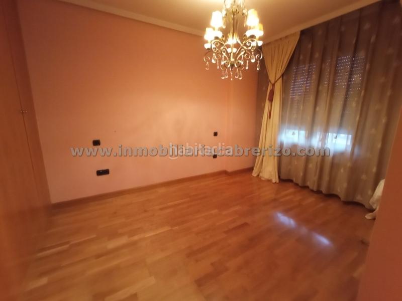 Foto b71a054a-498f-4590-b31c-8d5fdccfb6ba. Chalet dans avenida de madrid 117j dans Avenida Madrid Logroño