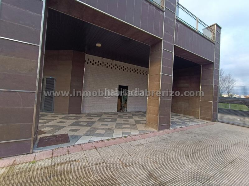 Foto 711a4676-e255-46c5-9d9a-4f32121cb829. Local comercial en Los Lirios Logroño