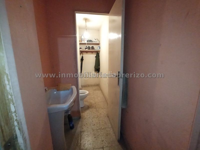 Foto 4b6bbe3f-7dc1-4a09-b854-ee7e9e0cf9ea. Local comercial a Oeste Logroño