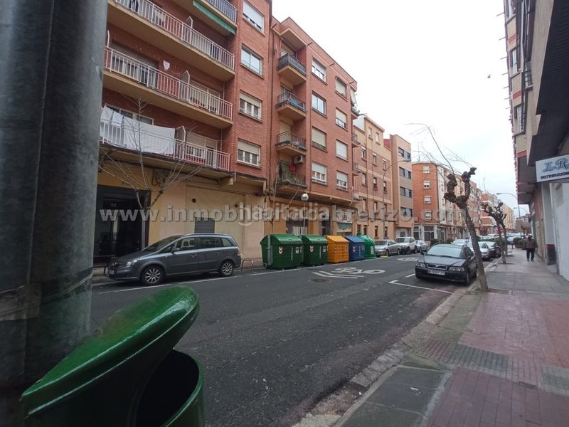 Foto 84860d33-8edd-45d0-b1b1-de993a51e6ec. Local comercial a Oeste Logroño