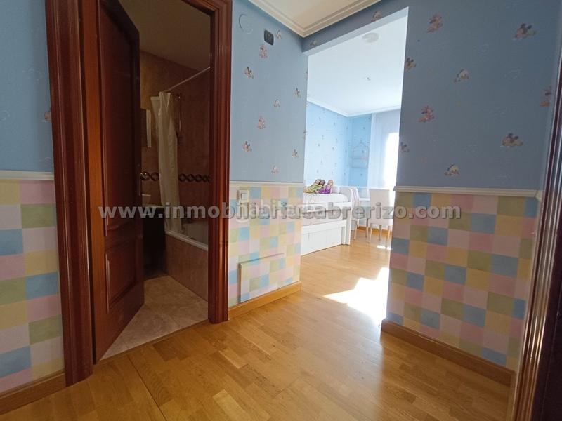 Foto 222bd5e3-0362-44c4-98a3-9c81150f93cd. Pis amb calefacció aparcament piscina a Residencia Logroño