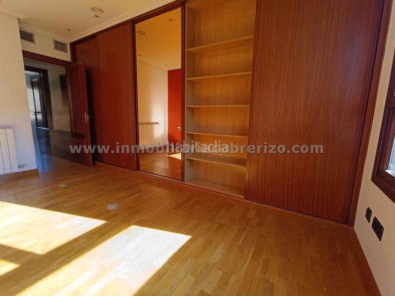 Foto 3e56021c-57a9-479c-9f8c-561a3a0e227c. Pis amb calefacció aparcament piscina a Residencia Logroño