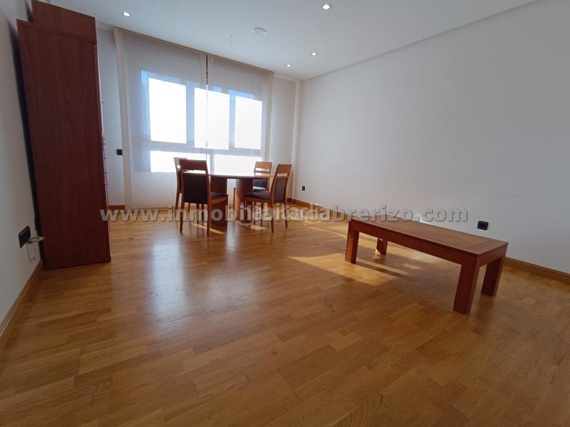 Foto 9b503534-3f31-4918-b2cb-26344bcee4ea. Pis amb calefacció aparcament piscina a Residencia Logroño