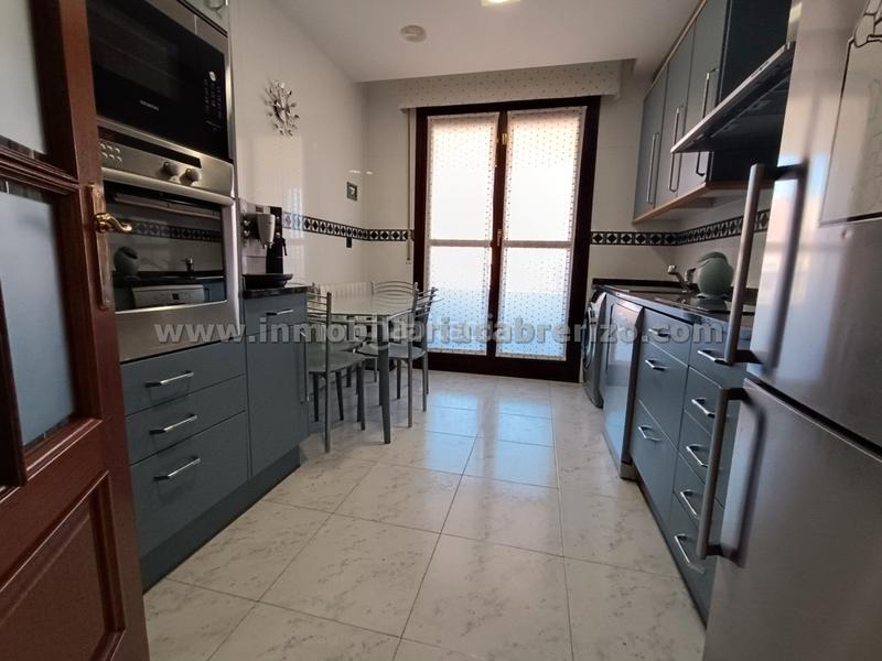 Foto e4487a51-8d96-47cf-98ec-958e15362701. Pis amb calefacció aparcament piscina a Residencia Logroño