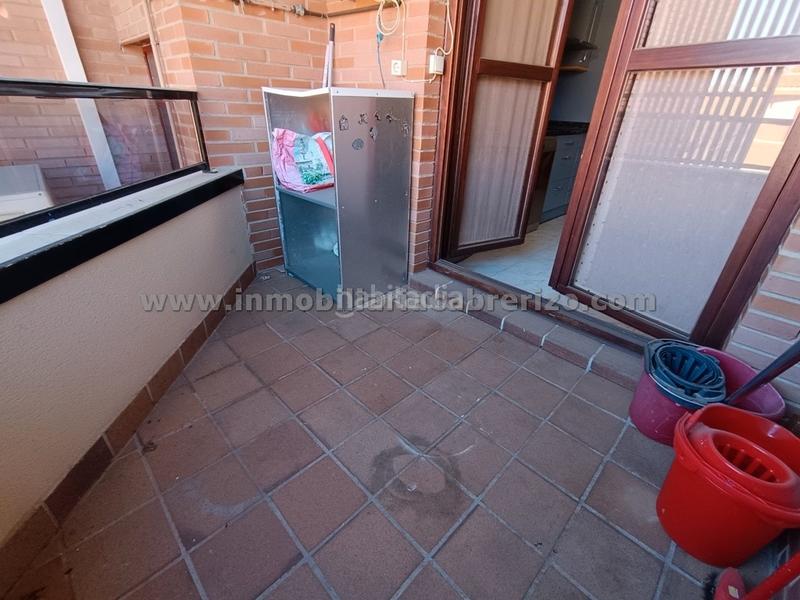 Foto f69a7a83-e0aa-4659-bb95-a2e3e43e932b. Pis amb calefacció aparcament piscina a Residencia Logroño