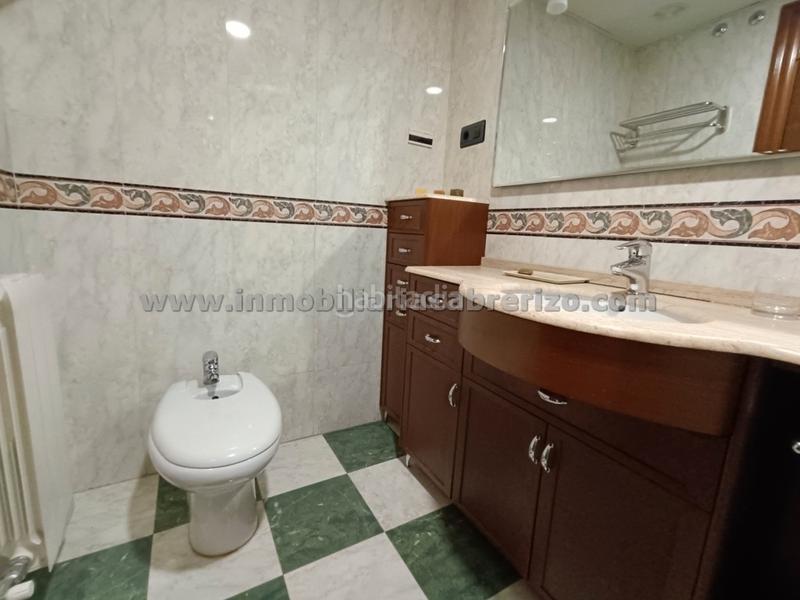 Foto fdcf153f-e140-495d-8715-85dbced581f0. Pis amb calefacció aparcament piscina a Residencia Logroño