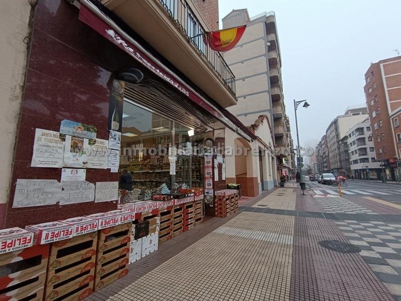 Foto be9f2744-a3df-400a-ad8d-395eb9f2a05c. Local comercial a Oeste Logroño
