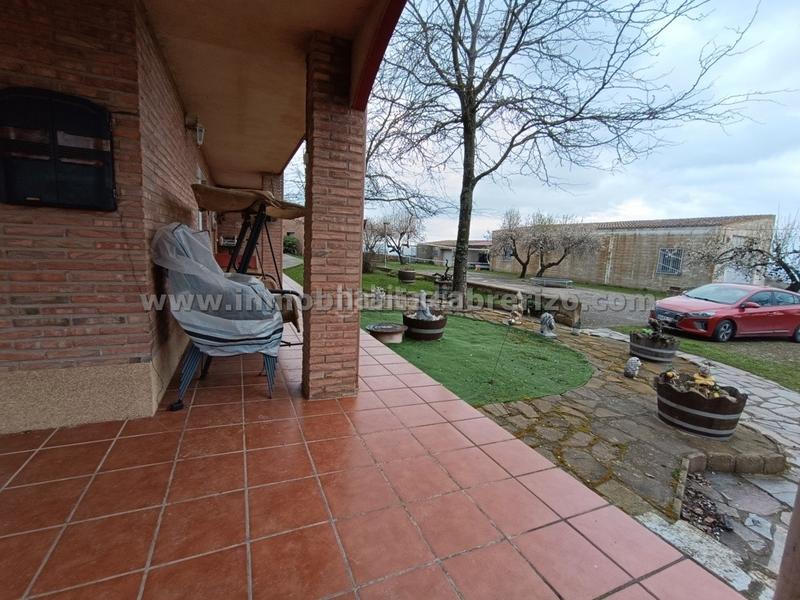 Foto 0395ff38-e2e7-40fc-837f-b990e2e4d84d. Haus mit kamin heizung in Clavijo