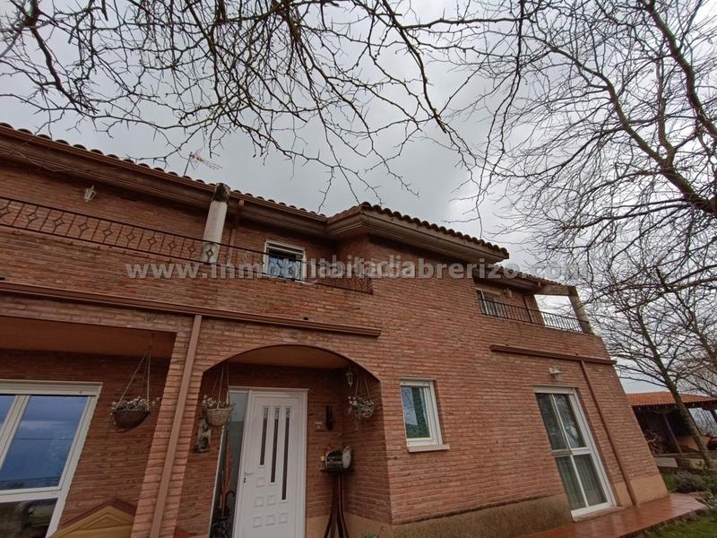 Foto 2a44f2f8-d914-4016-8870-1db49e89f271. Haus mit kamin heizung in Clavijo