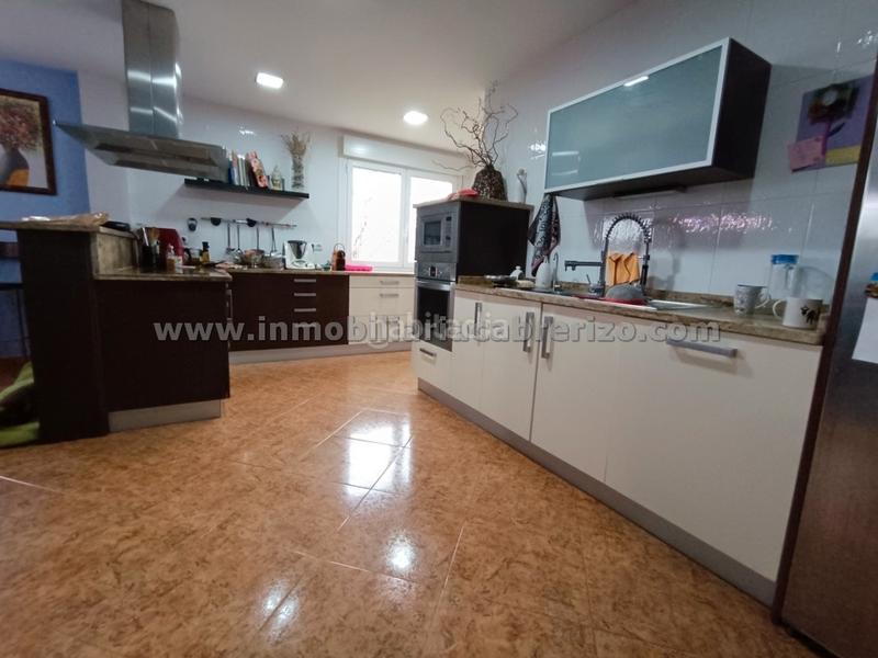 Foto 5532aa73-4f56-453b-8a2b-1b76e507d517. Haus mit kamin heizung in Clavijo