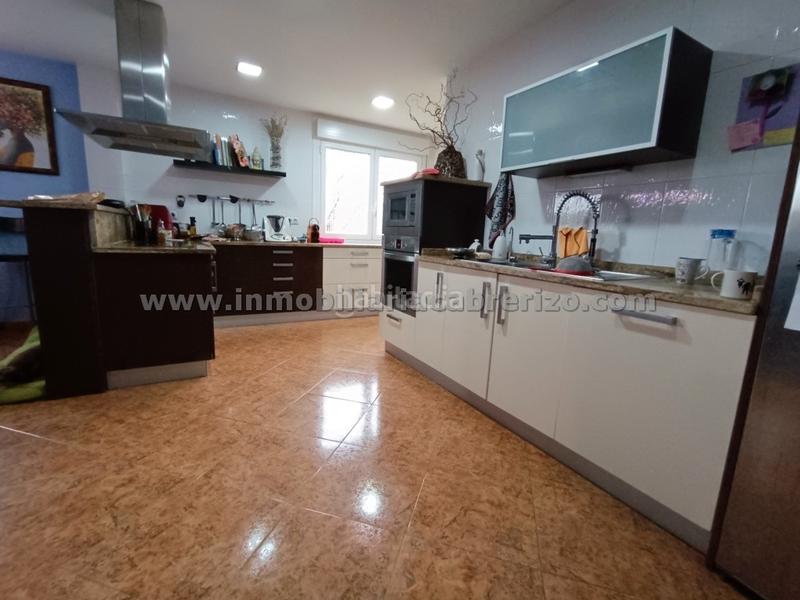 Foto 84277f3e-e19d-4cbc-8a0c-92e3c66e1b67. Haus mit kamin heizung in Clavijo