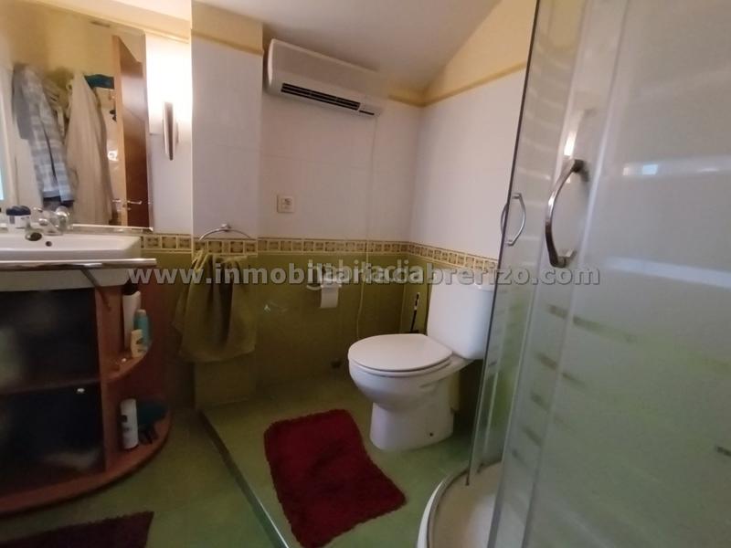 Foto bdef1392-77c6-4a3a-8280-141063e9efbe. Haus mit kamin heizung in Clavijo