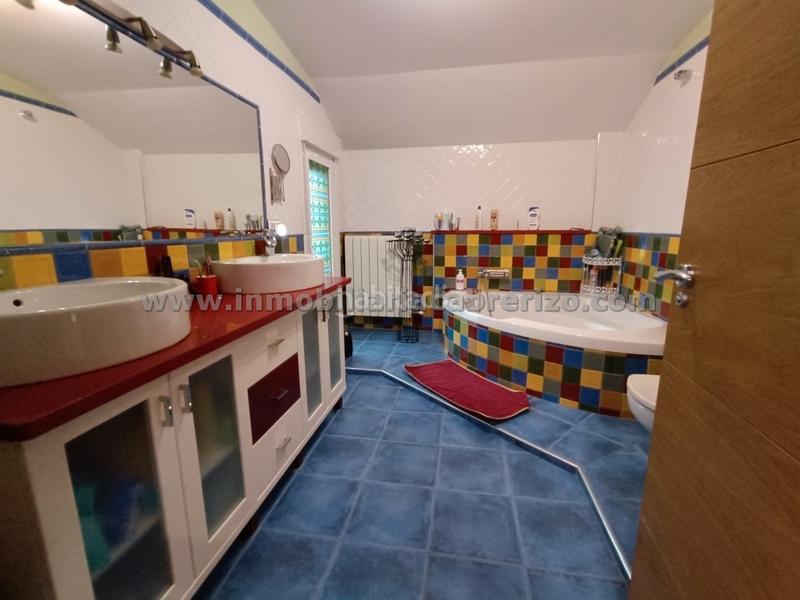 Foto c601f823-129f-4127-99de-d0b367528f37. Haus mit kamin heizung in Clavijo