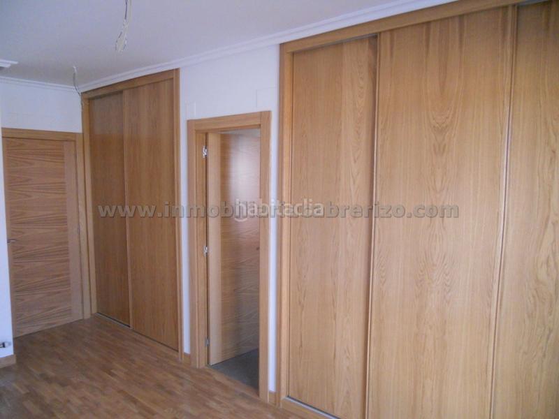 Foto 3d4585e8-7ba8-4fed-852c-e5c84a319b4b. Casa adossada amb aparcament a Navarrete