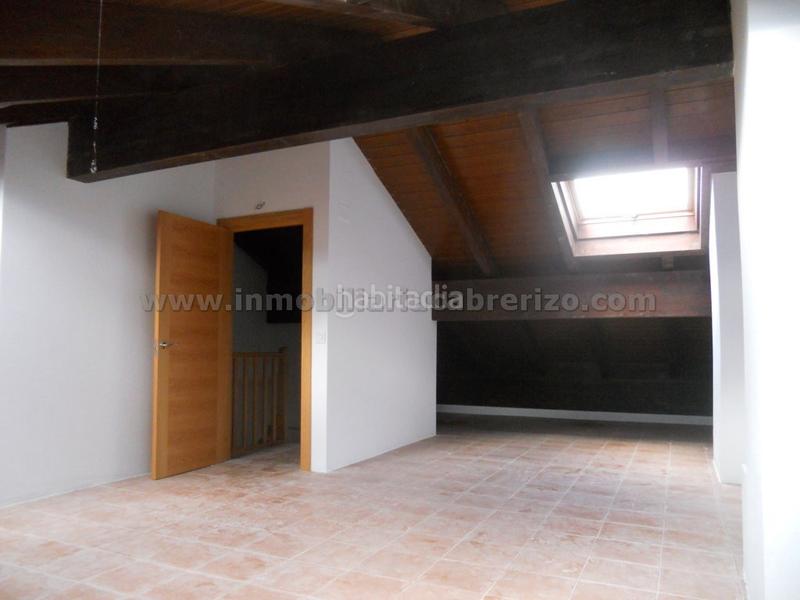 Foto 498aae7f-3c32-47b4-8dea-3c754dfcf2b8. Casa adossada amb aparcament a Navarrete