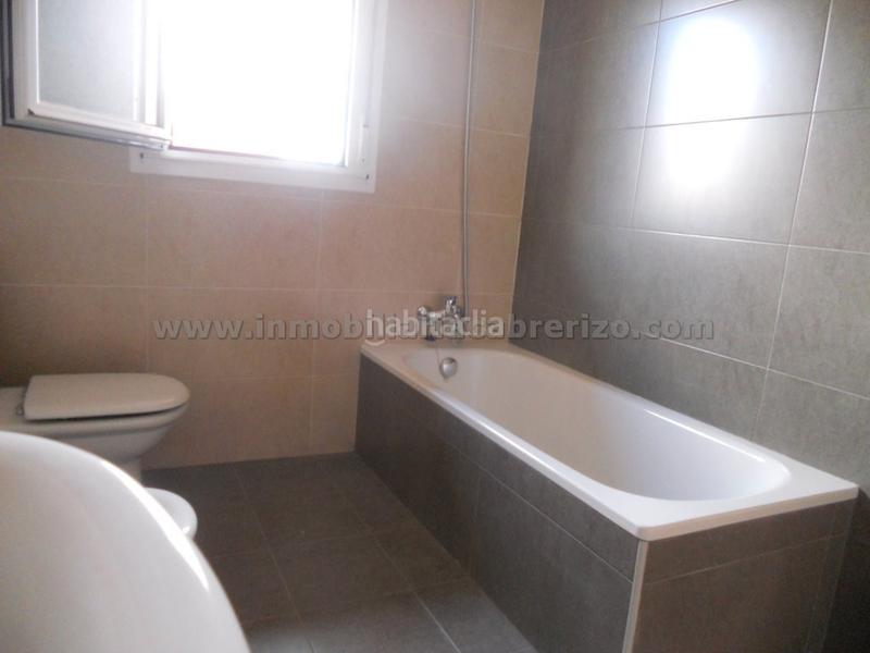 Foto 604ecd33-84ce-4f4a-a98d-19c237ef09d3. Casa adossada amb aparcament a Navarrete