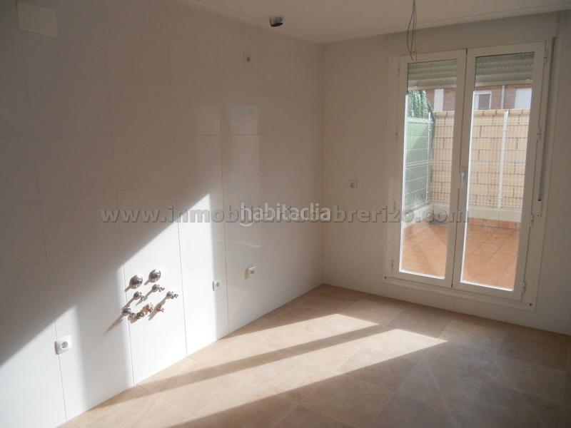 Foto bd7dde6e-0369-4d46-9b86-a068794f0aa8. Casa adossada amb aparcament a Navarrete