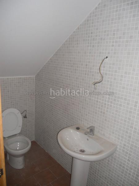 Foto f2fffbdf-379b-4c85-b2e2-2c97828458db. Casa adossada amb aparcament a Navarrete