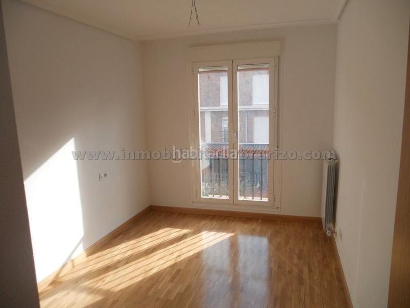 Foto f49bf3f6-812e-4173-8288-5e3dce0c26de. Casa adossada amb aparcament a Navarrete