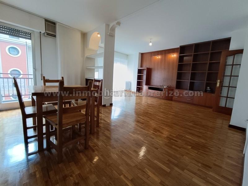Foto bf24511a-8209-49e5-a485-735f15438f6d. Appartement avec chauffage parking dans Gran Via Logroño