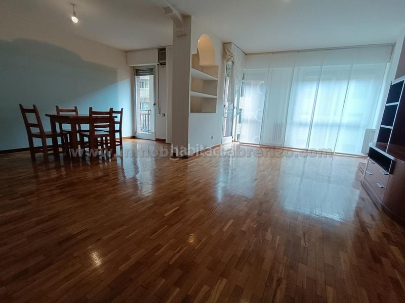 Foto 2b3d0b8a-7010-4c49-9a13-a550520c2a7b. Flat with heating parking in Gran Via Logroño