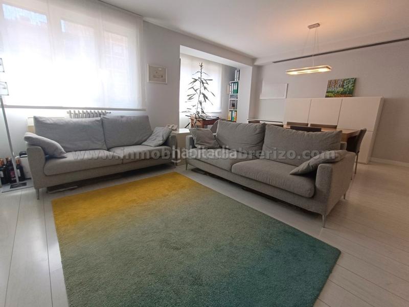 Foto 3223e635-4102-4135-aada-c0a75bf492ee. Etagenwohnung mit heizung in Gran Via Logroño