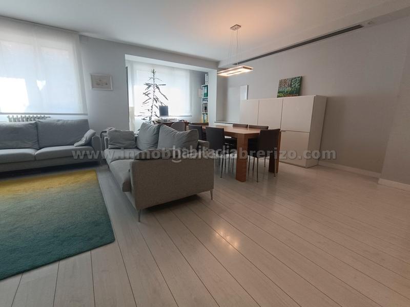 Foto d7552f8f-a12f-45f8-8aa3-81524478ca23. Etagenwohnung mit heizung in Gran Via Logroño