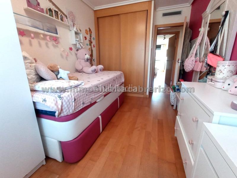 Foto c75096f1-a9f7-4305-b751-8600270b064a. Appartamento con riscaldamento parcheggio piscina in Logroño