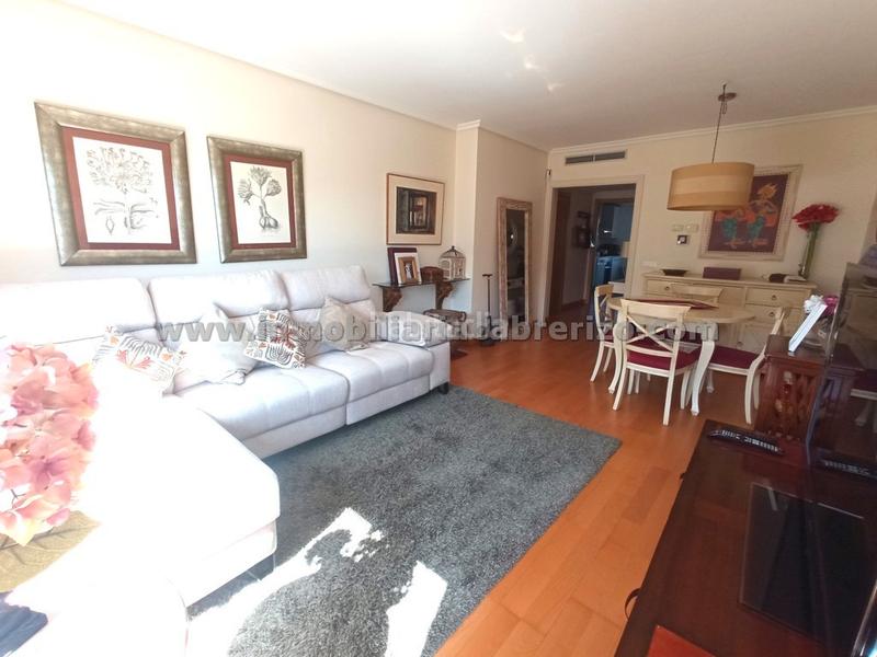 Foto 2647be90-6f0f-40b3-8e56-54ae8beff10f. Flat with heating parking pool in La Cava - Fardachón Logroño