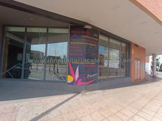 Local Comercial en Calle Piqueras