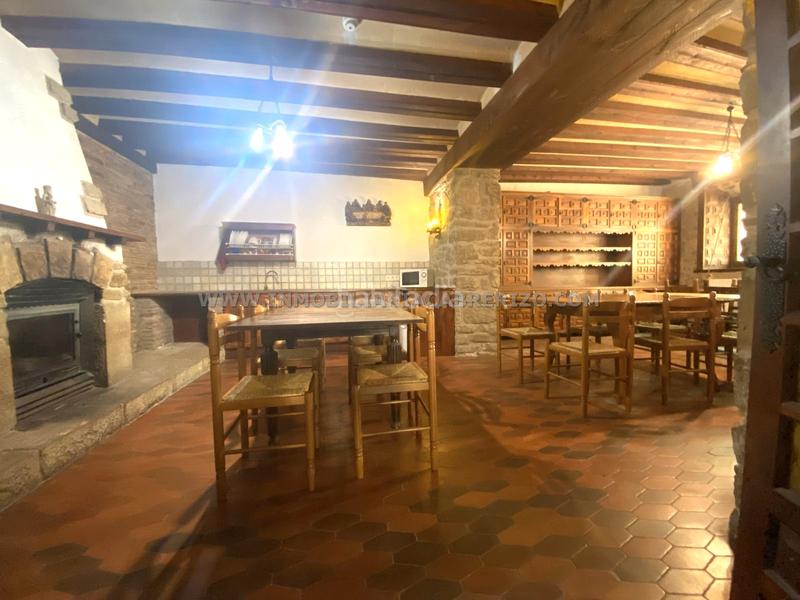 Foto 2f659d42-9fa0-4541-809d-f09179e39e4c. Casa adosada albergue usda, casa noble en piedra a la venta en Obanos